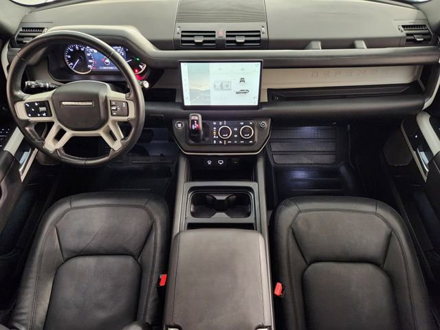 Used 2023 Land Rover Defender 130 SE image 4