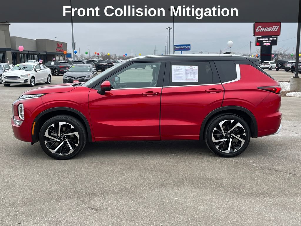 Used 2024 Mitsubishi Outlander SEL image 2