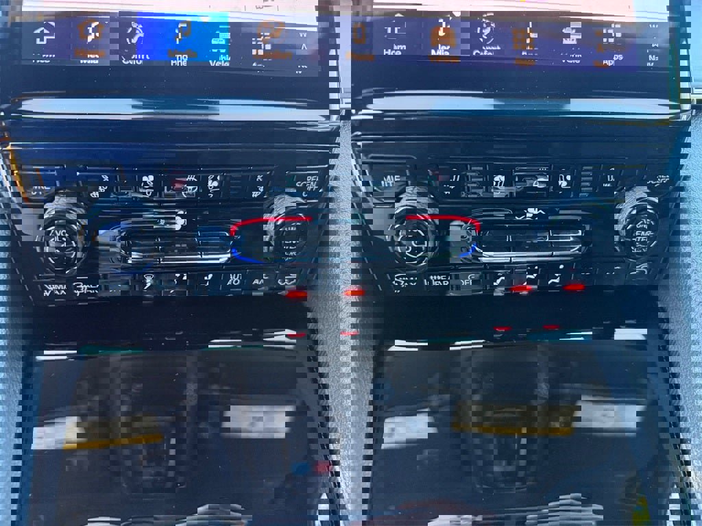 New 2025 Jeep Grand Cherokee Limited w/ Luxury Tech Group II image 23