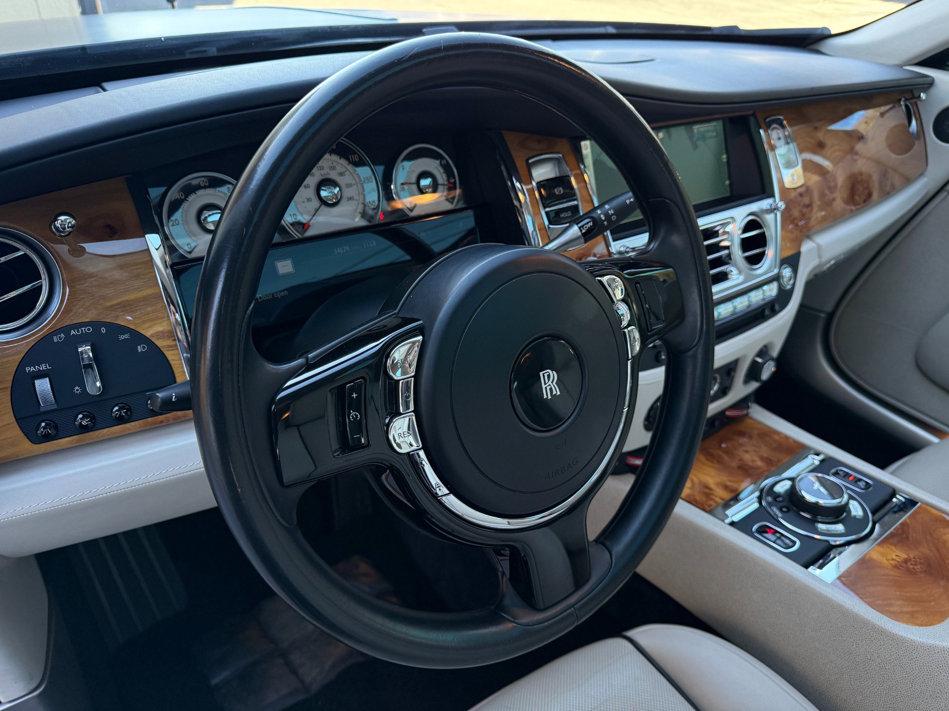 Used 2014 Rolls-Royce Wraith image 11