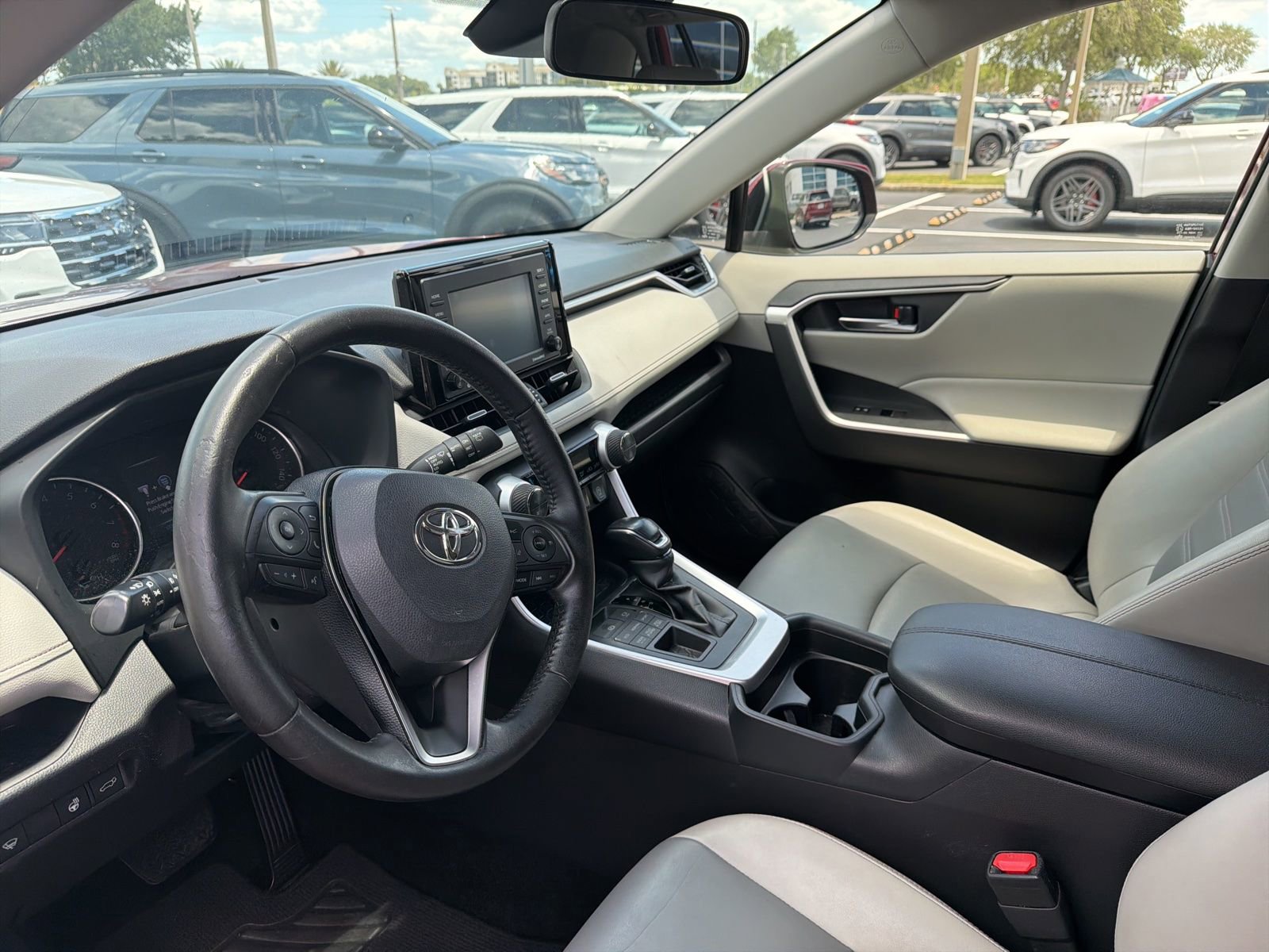 Used 2020 Toyota RAV4 XLE Premium AWD/4WD image 18