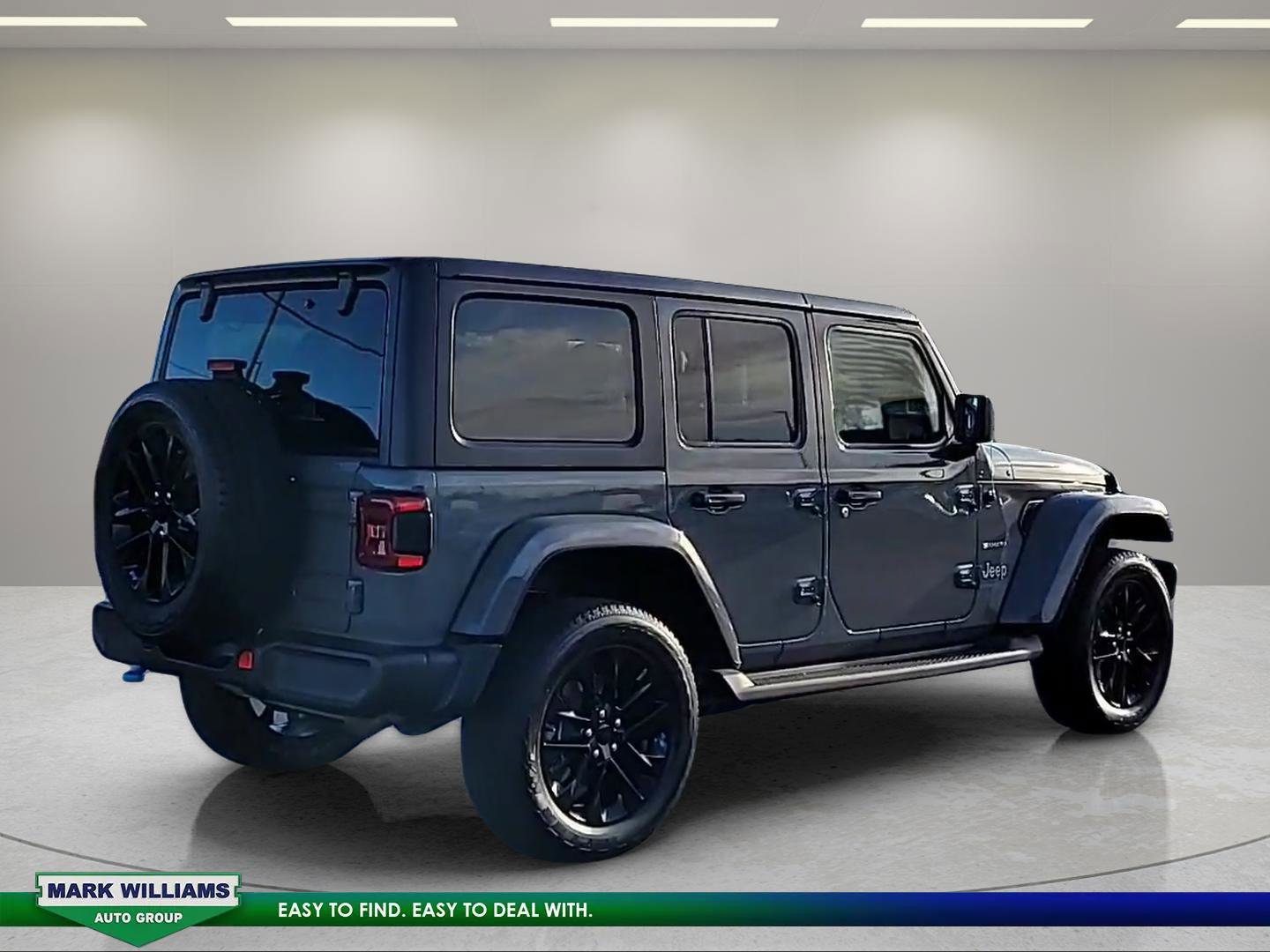 Used 2023 Jeep Wrangler Unlimited Sahara w/ Cold Weather Group image 4