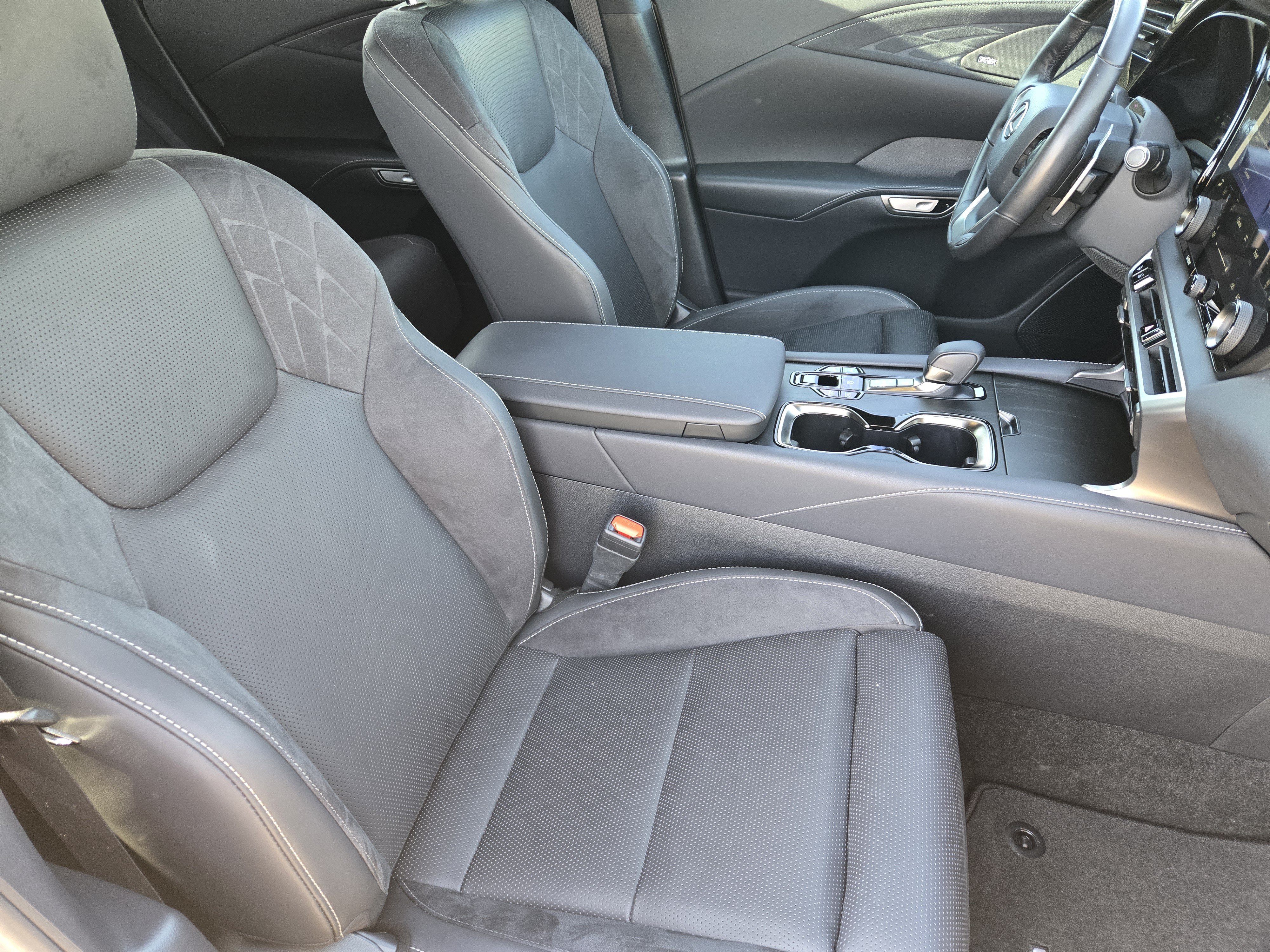 Certified 2025 Lexus RX 450h AWD w/ Convenience Package image 10