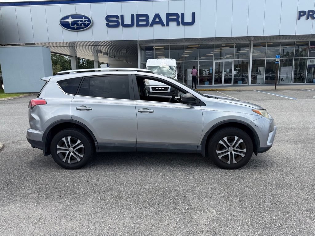Used 2016 Toyota RAV4 LE FWD image 2