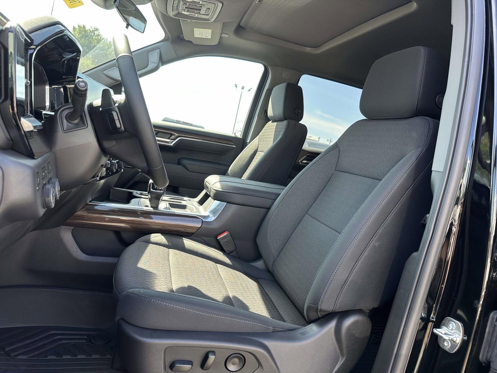 New 2026 Chevrolet Silverado 1500 LT Trail Boss w/ Dark Appearance Package image 22