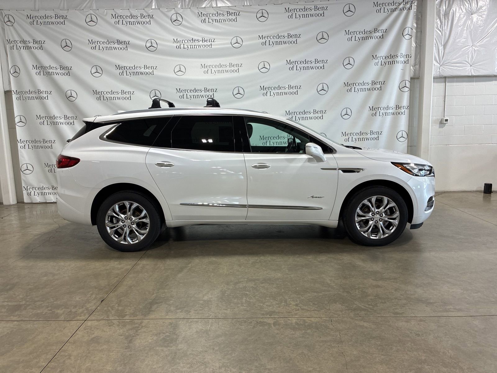 Used 2021 Buick Enclave Avenir w/ Avenir Technology Package image 3
