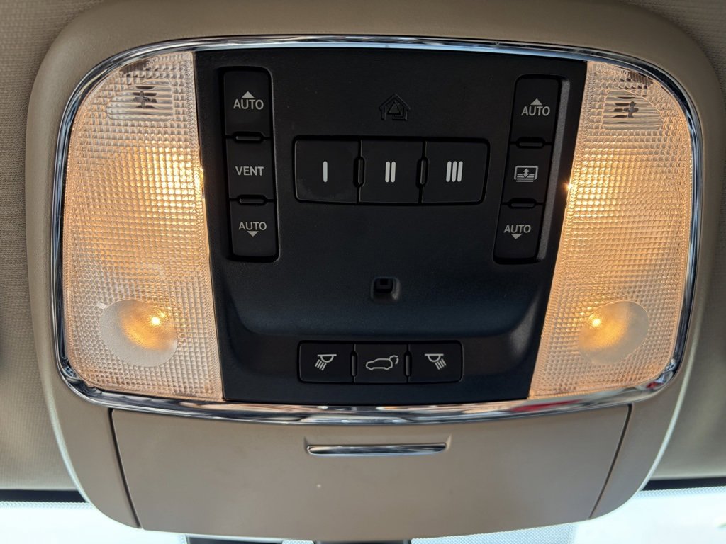 Used 2018 Jeep Grand Cherokee Limited w/ Luxury Group II image 17