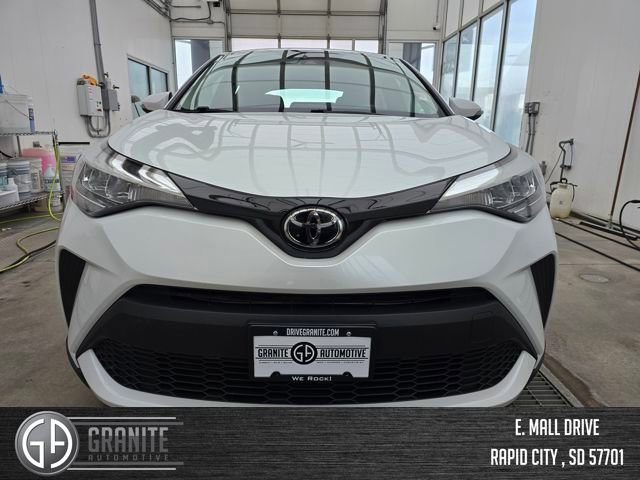 Used 2022 Toyota C-HR XLE image 8