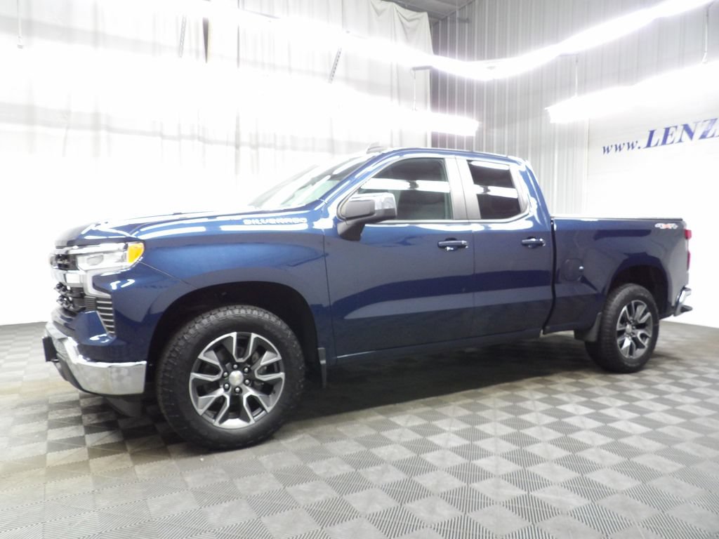 Used 2022 Chevrolet Silverado 1500 LT AWD/4WD image 9