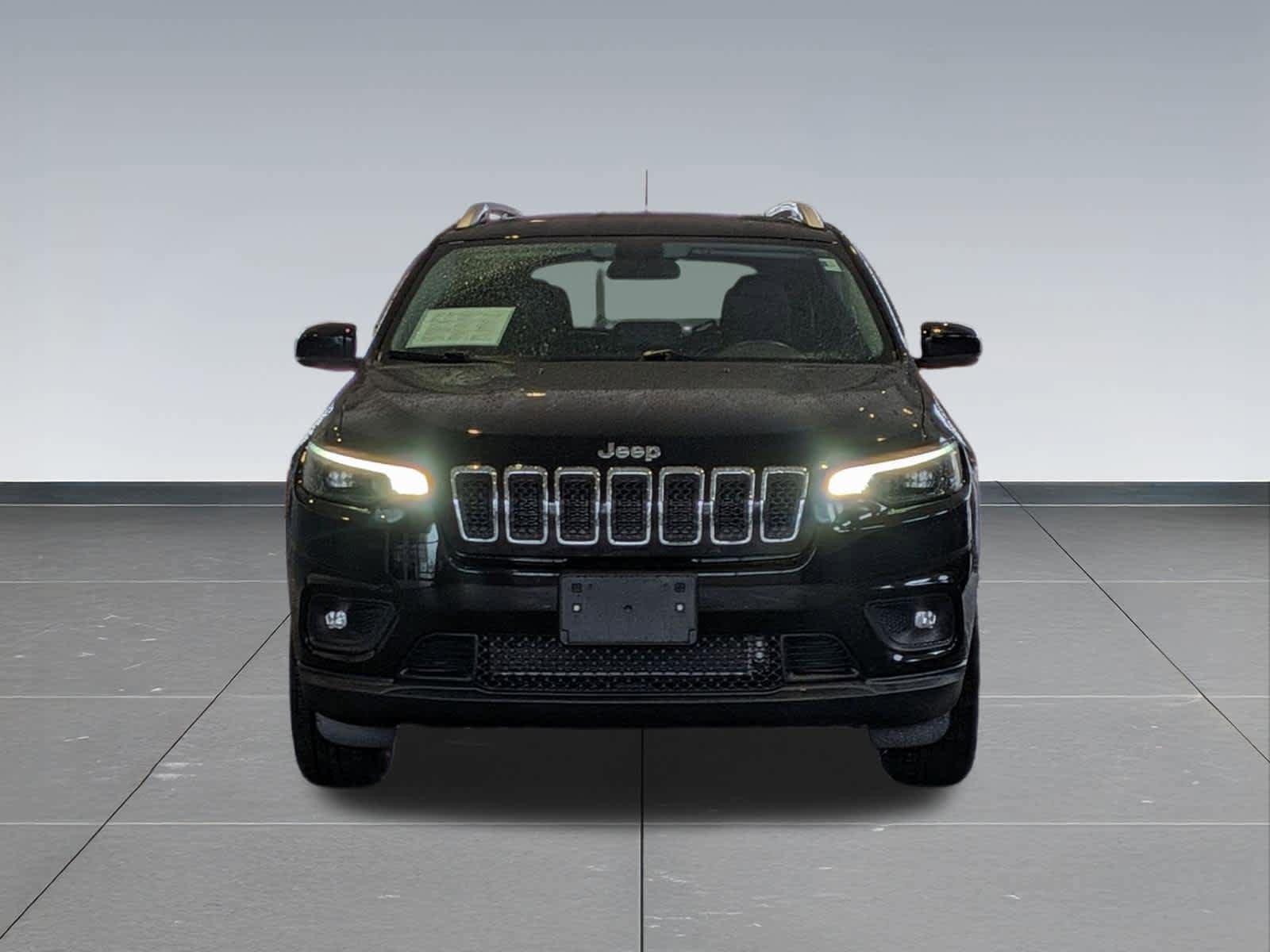Used 2019 Jeep Cherokee Latitude Plus w/ Cold Weather Group AWD/4WD image 9
