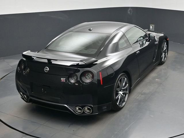 Used 2012 Nissan GT-R Premium image 24