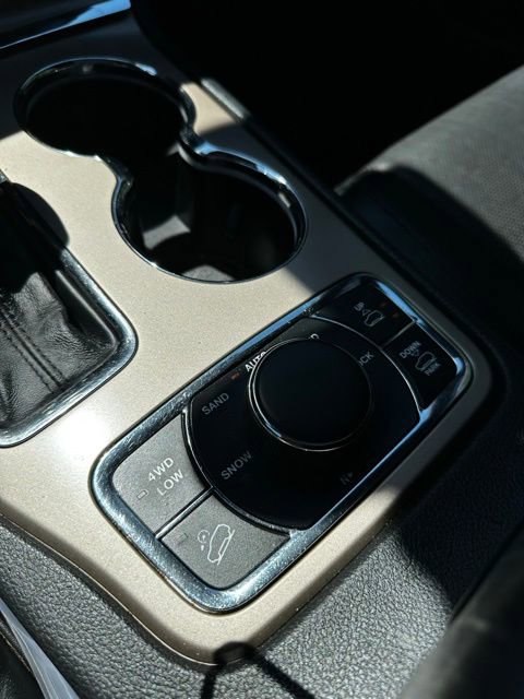 Used 2016 Jeep Grand Cherokee Summit w/ Platinum Series Group AWD/4WD image 28