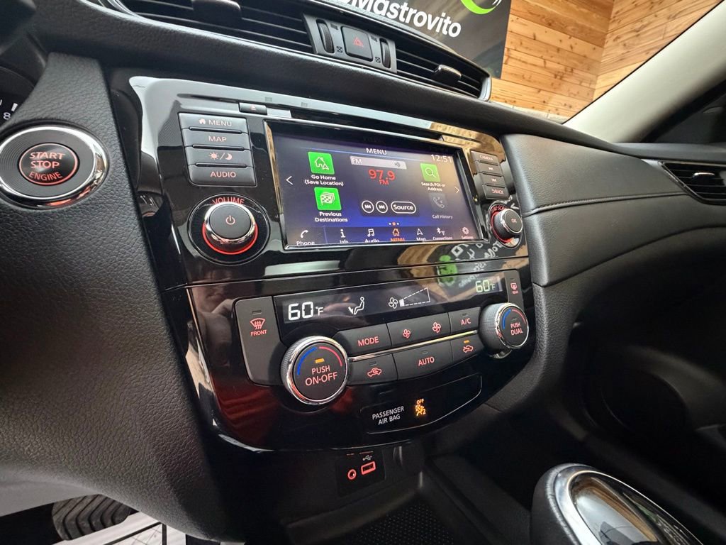 Used 2018 Nissan Rogue SV w/ Sun & Sound Touring Package image 18