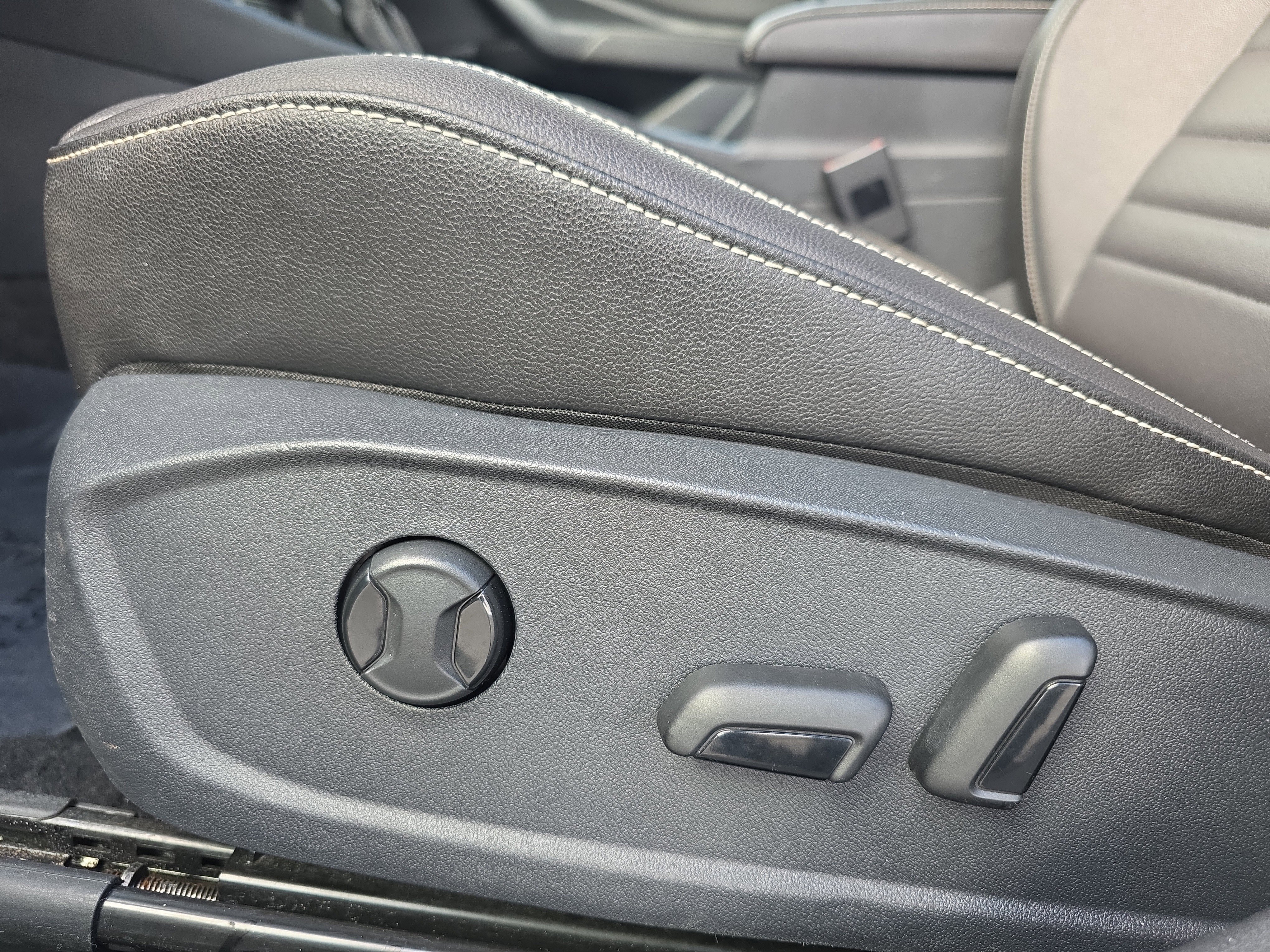 Used 2024 Volkswagen Jetta SE image 25