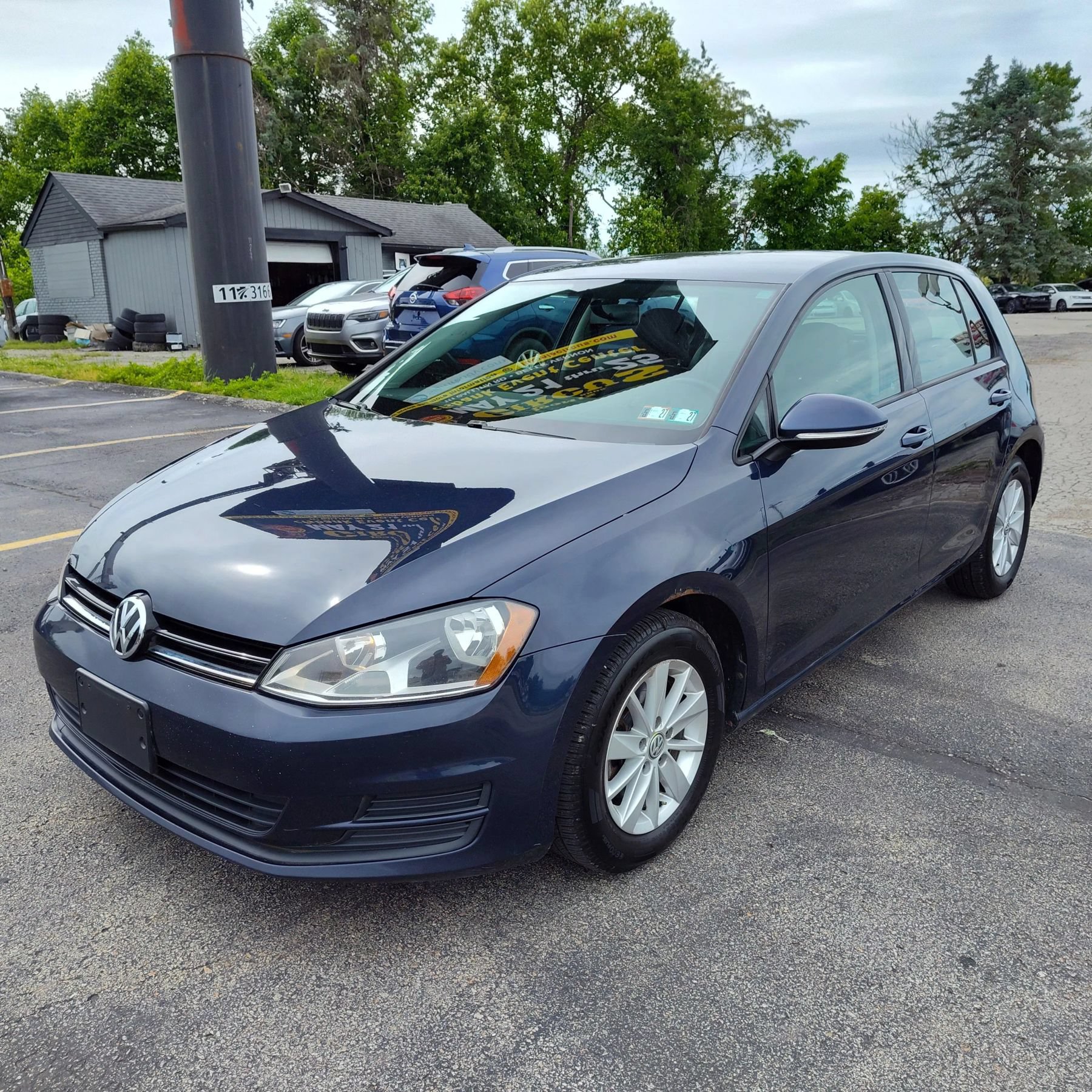 Used 2015 Volkswagen Golf S FWD image 1