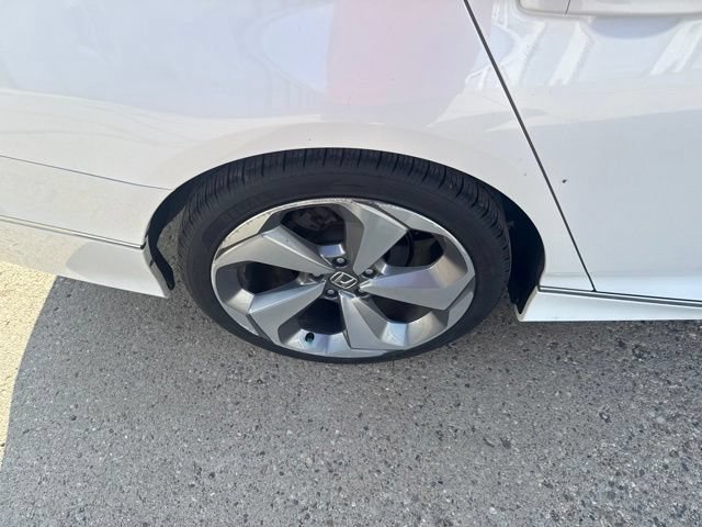 Used 2018 Honda Accord Touring image 16