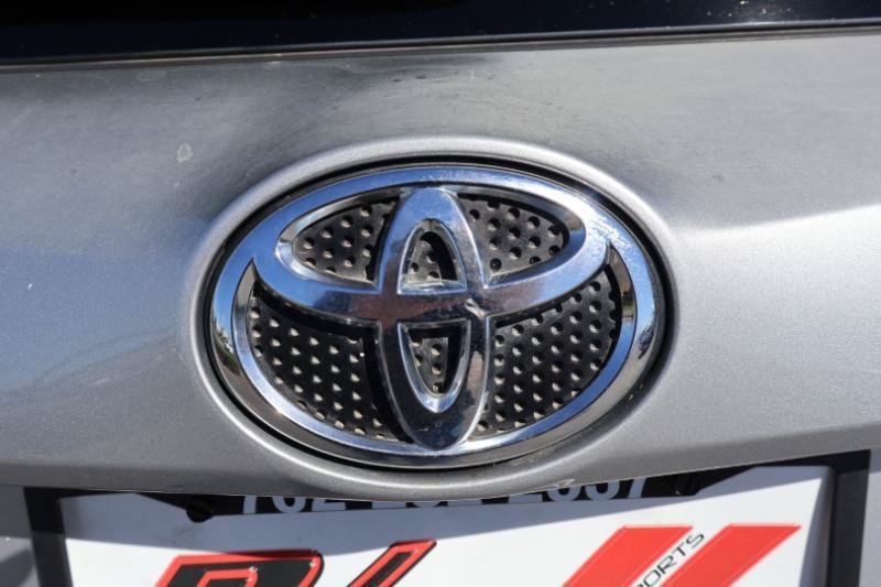 Used 2017 Toyota RAV4 Limited w/ Carpet Mat Package FWD image 10