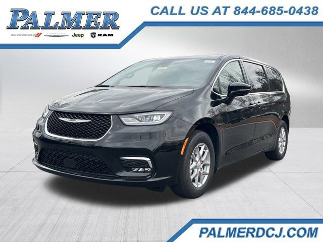 New 2026 Chrysler Pacifica Select