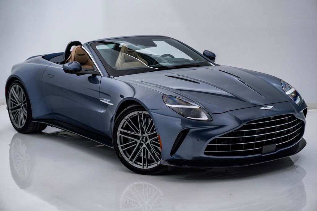 Used 2026 Aston Martin V8 Vantage Roadster RWD image 3
