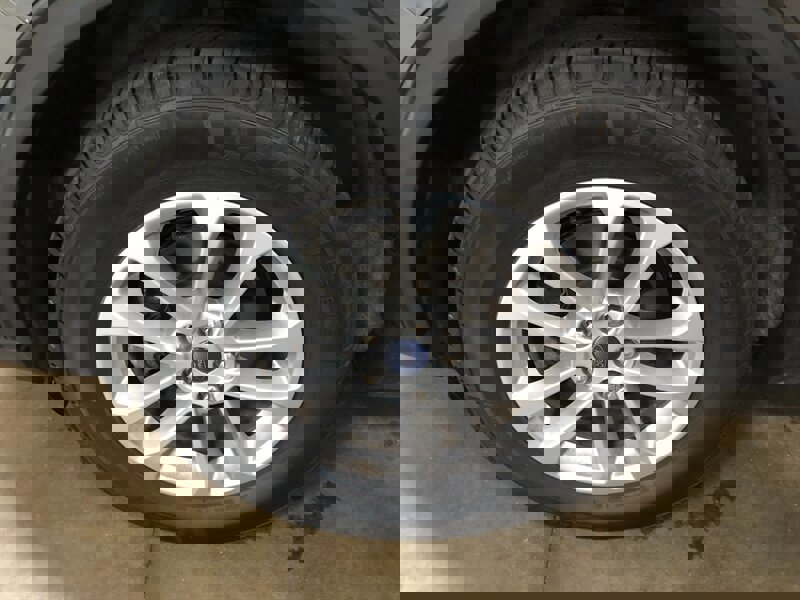 Used 2020 Ford Escape SE image 25