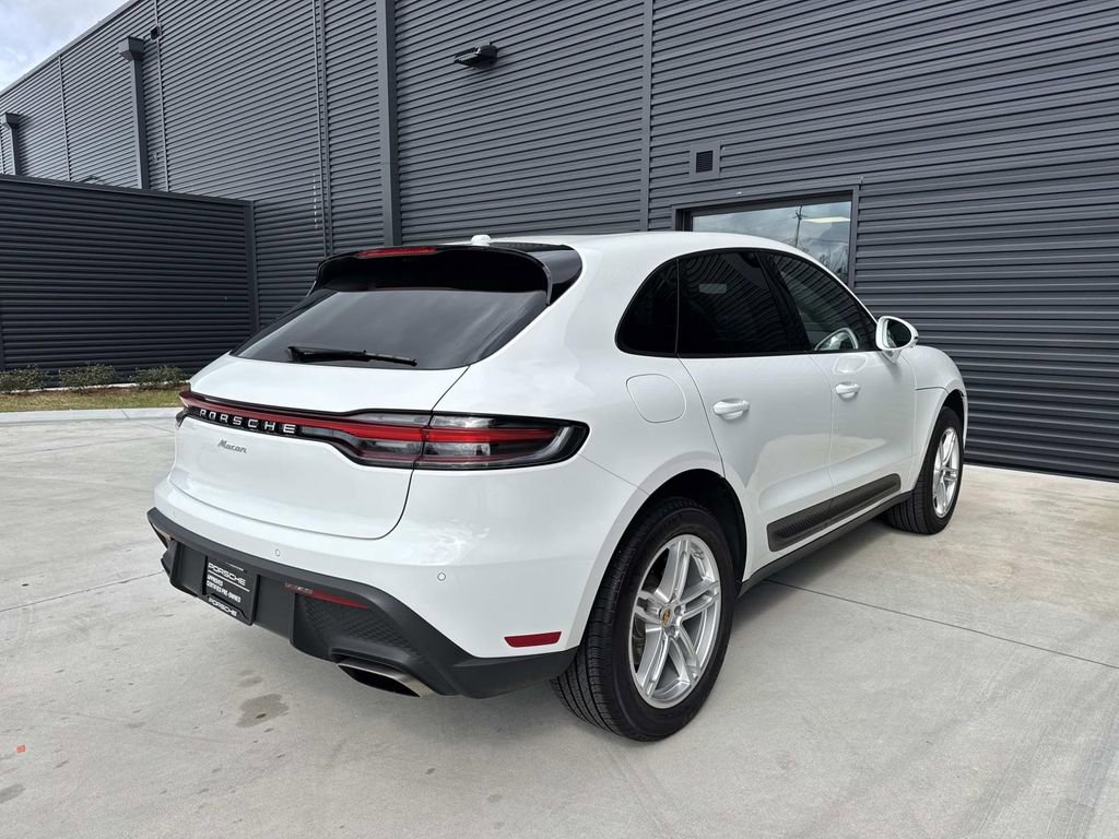 Certified 2025 Porsche Macan image 11