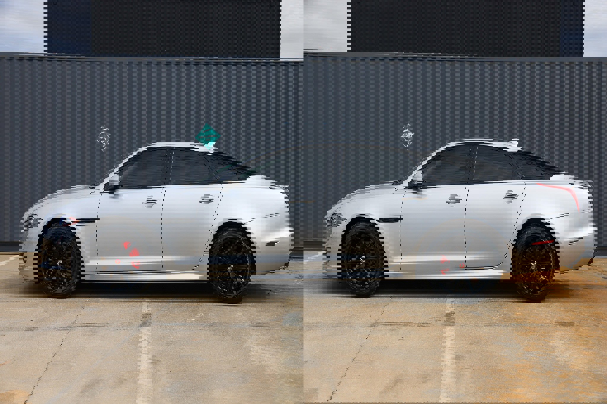 Used 2019 Jaguar XJ R-Sport image 35