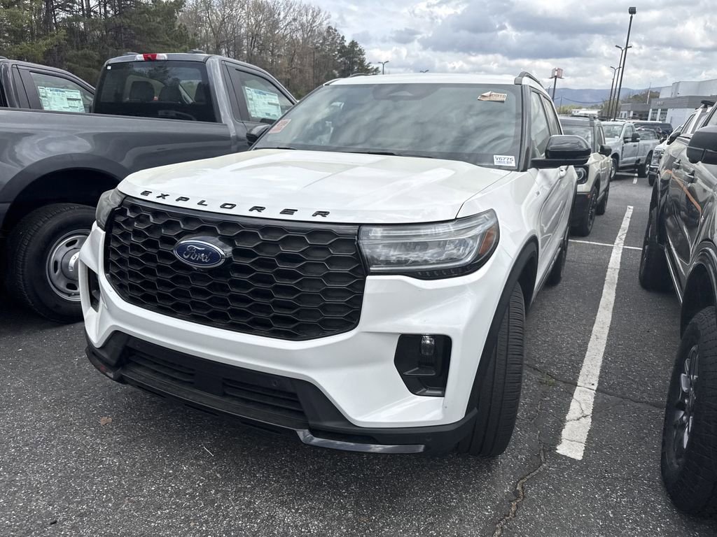 Used 2025 Ford Explorer ST-Line w/ Premium Package image 6
