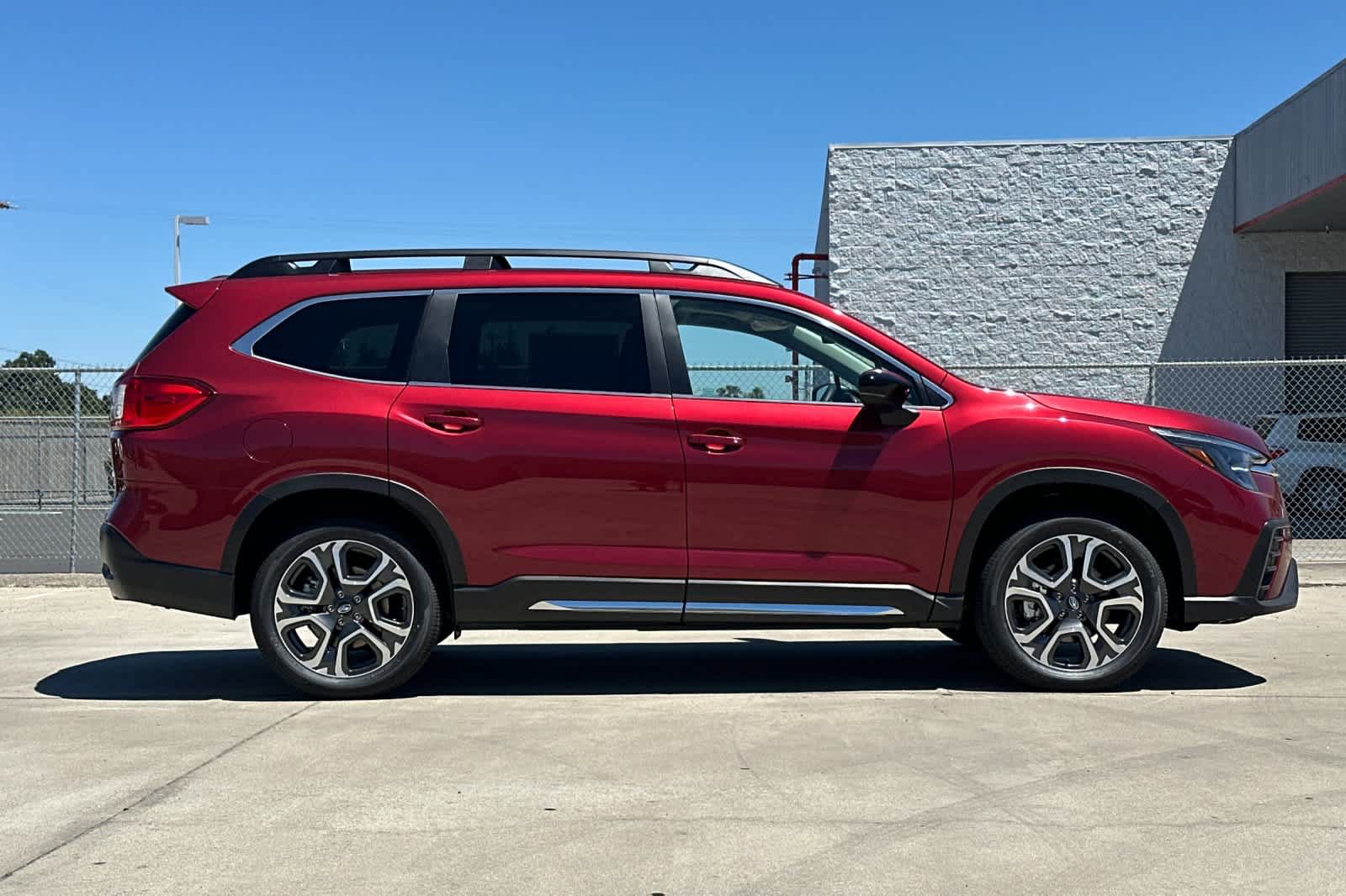 New 2026 Subaru Ascent Limited w/ Popular Package #2 AWD/4WD image 2