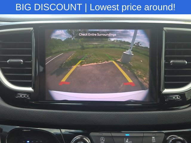 Used 2022 Chrysler Pacifica Touring-L FWD image 37