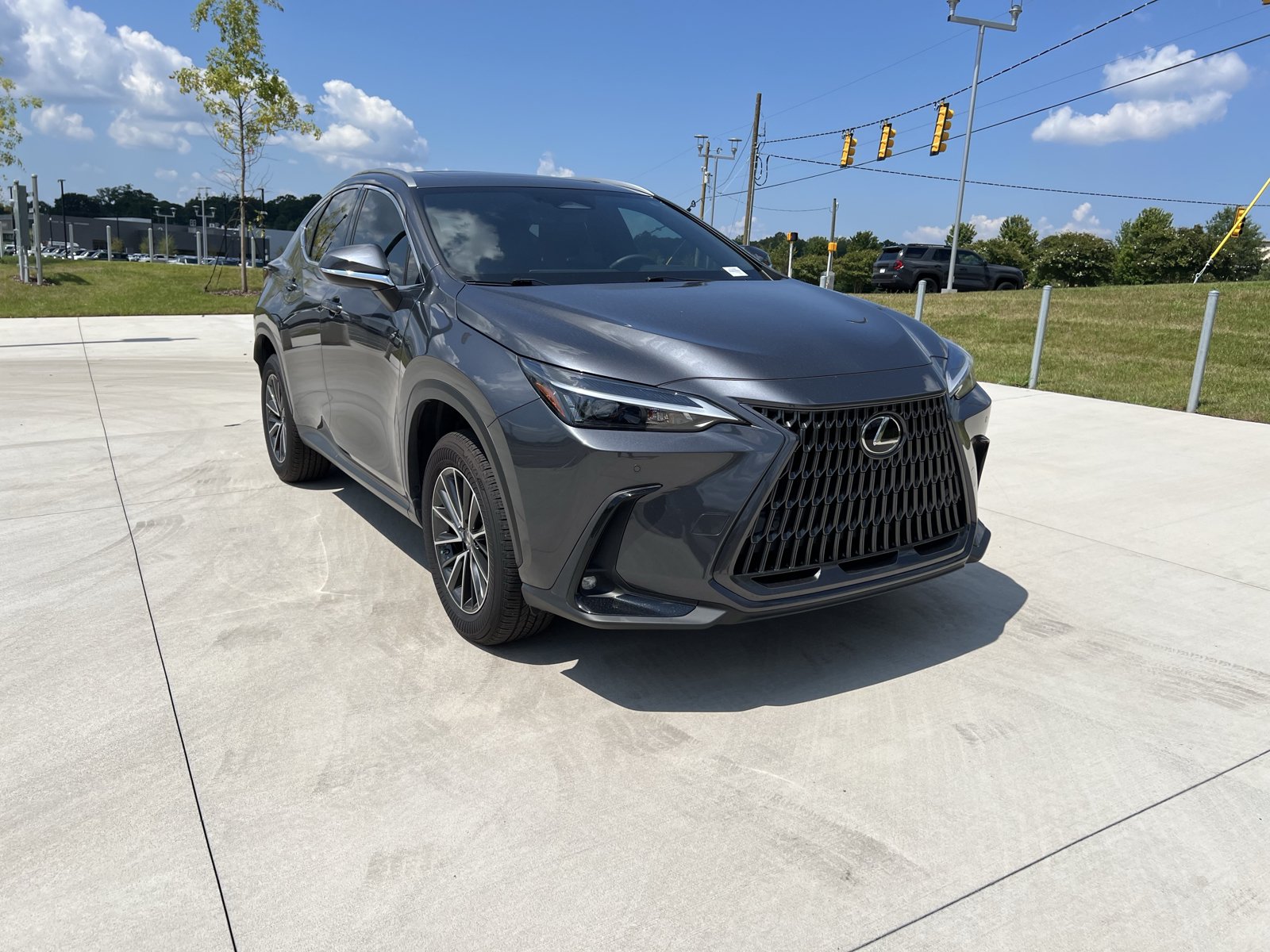Used 2022 Lexus NX 350 AWD image 2