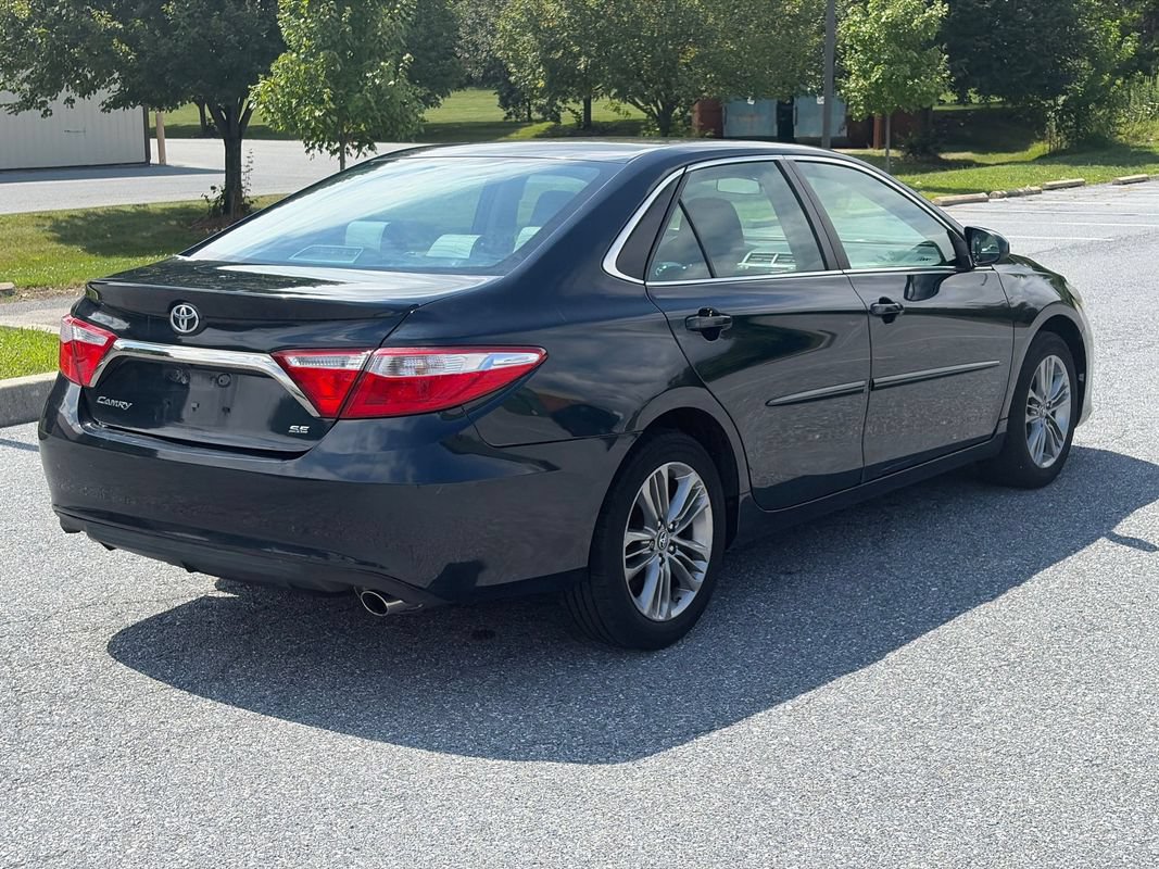 Used 2017 Toyota Camry SE FWD image 8