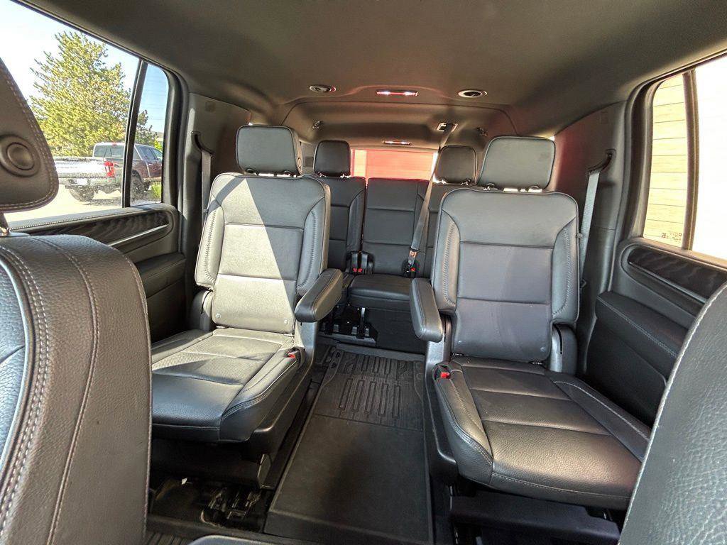 Used 2023 GMC Yukon XL Denali image 37