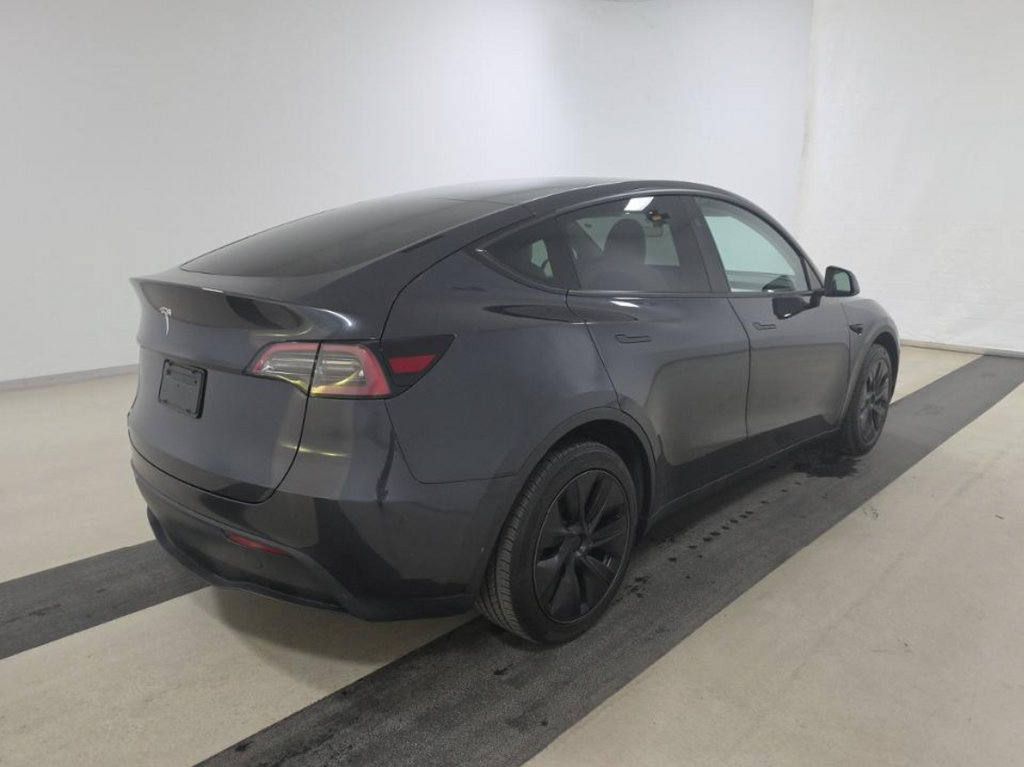 Used 2025 Tesla Model Y Long Range RWD image 2