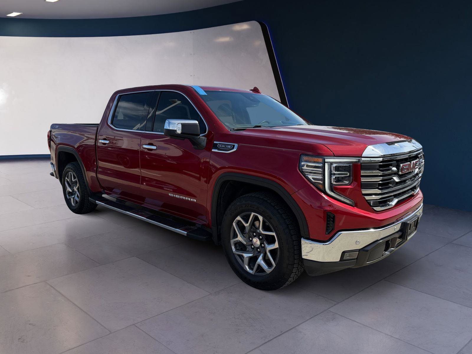 Used 2023 GMC Sierra 1500 SLT w/ SLT Premium Plus Package AWD/4WD image 7