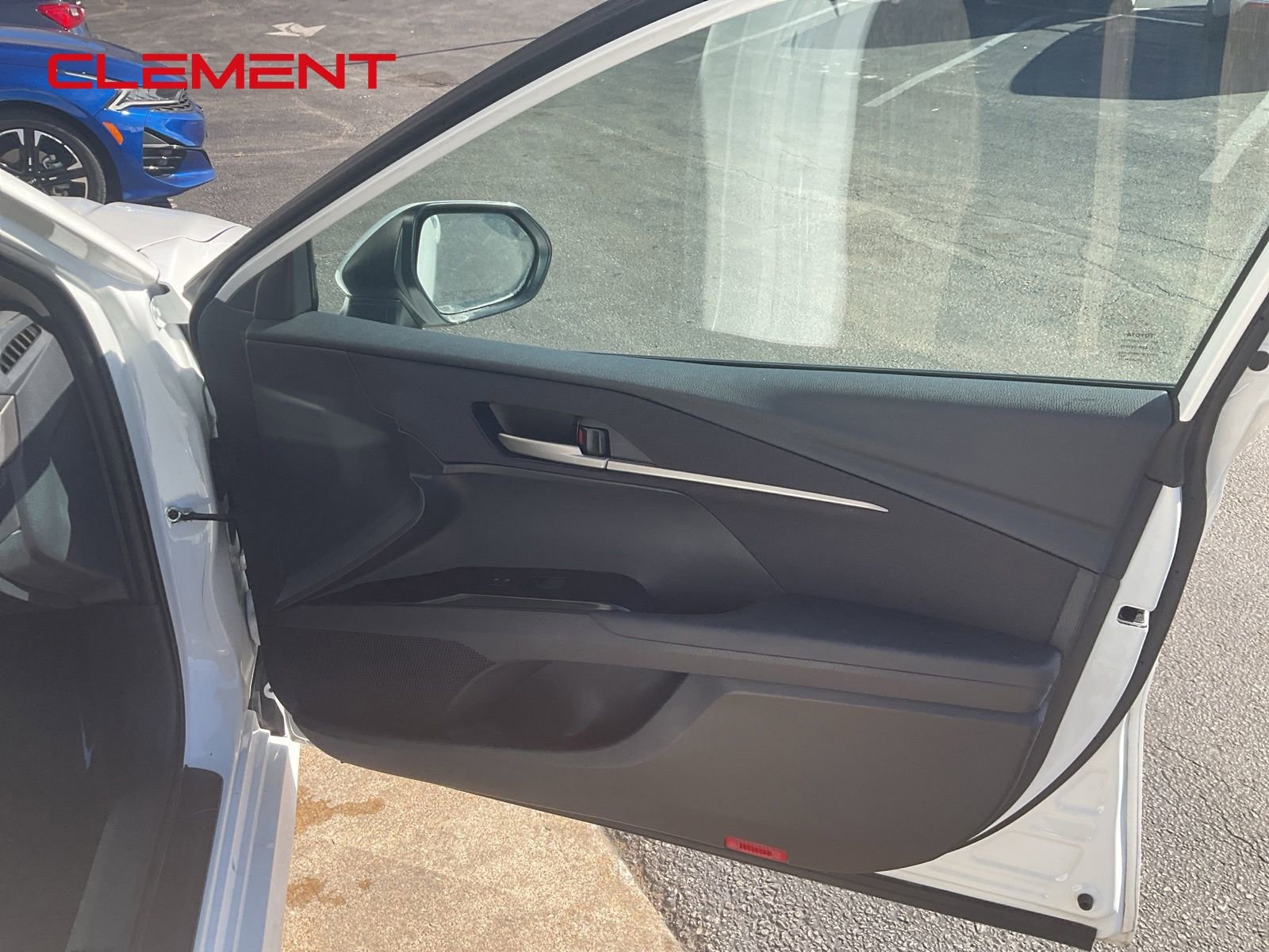 Used 2025 Toyota Camry LE image 32