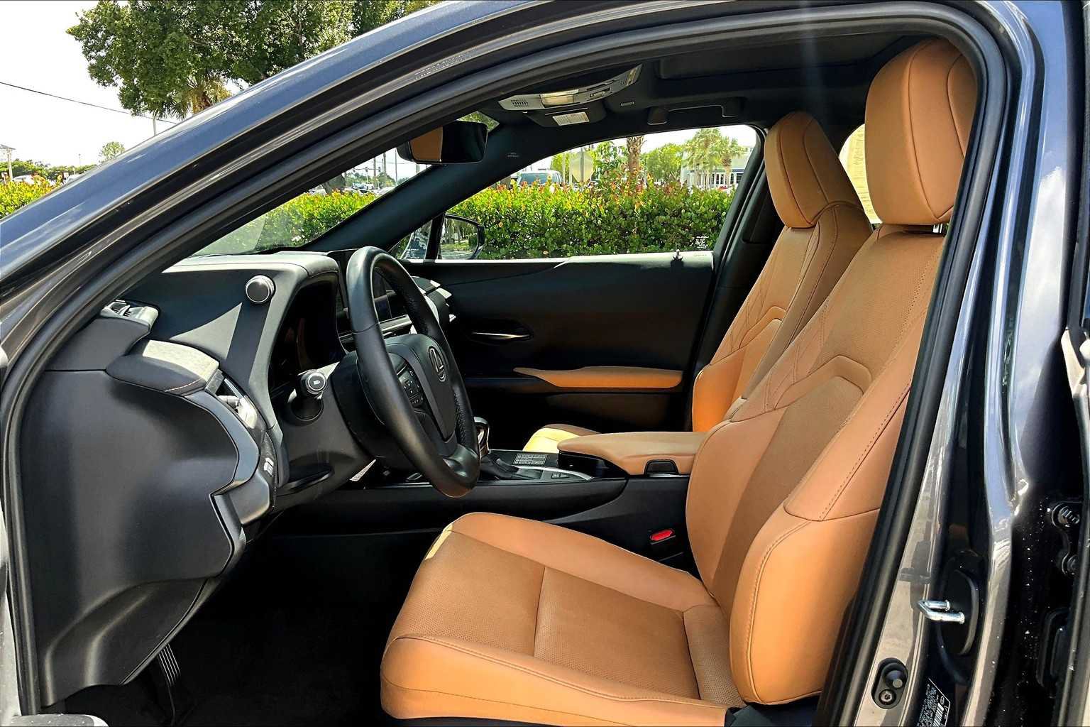 Used 2023 Lexus UX 250h AWD w/ Accessory Package (Z1) image 8