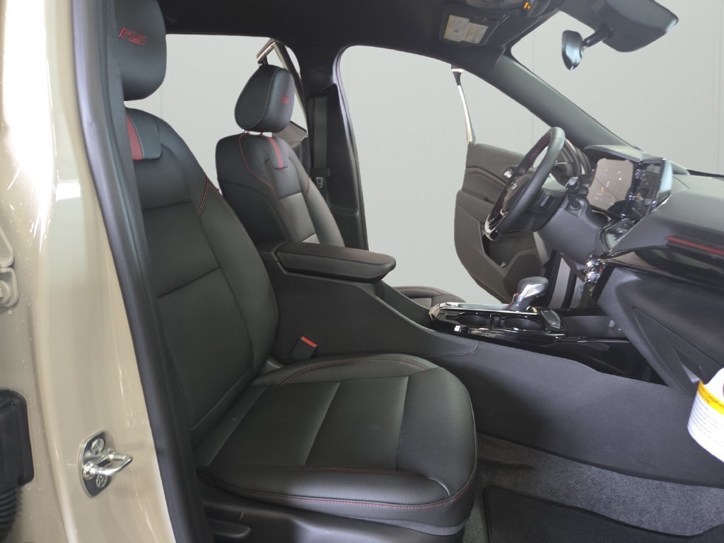 New 2026 Chevrolet Trax RS w/ Driver Confidence Package FWD image 32