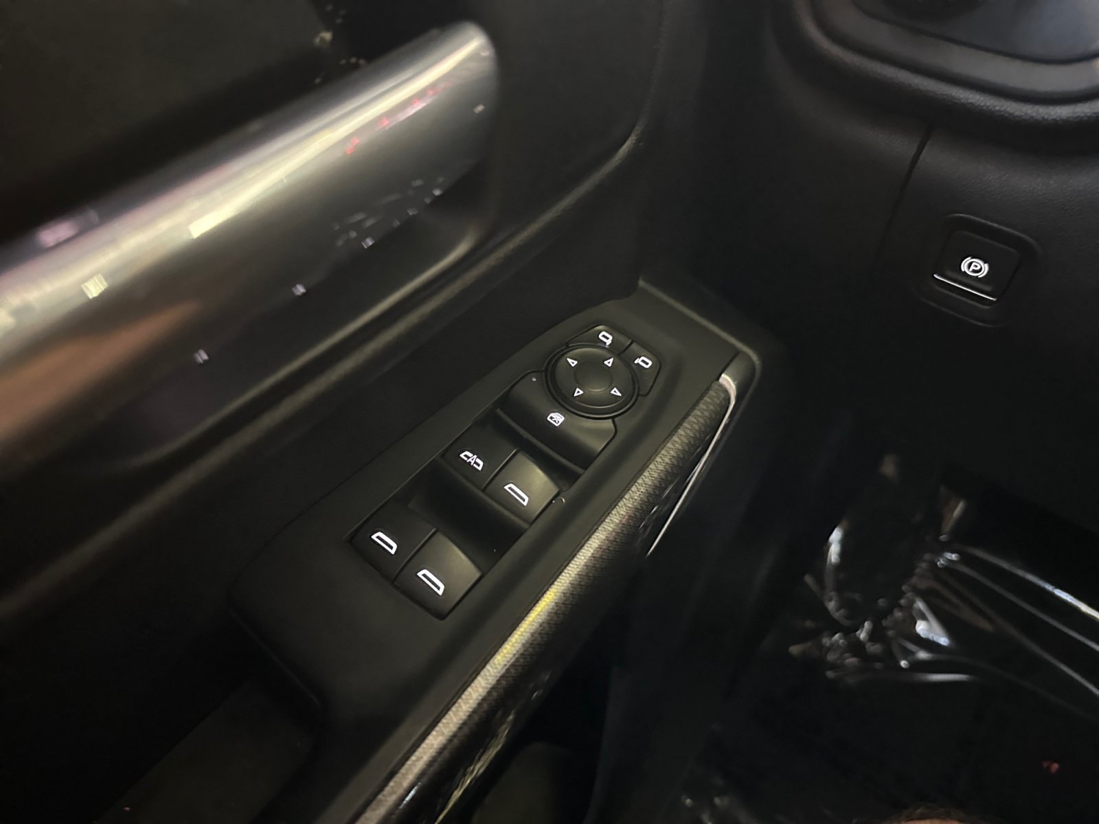 Used 2021 Chevrolet Silverado 1500 Custom Trail Boss w/ Midnight Edition AWD/4WD image 16