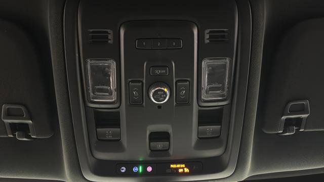 Used 2022 Chevrolet Suburban Z71 w/ Z71 Off-Road Package AWD/4WD image 35