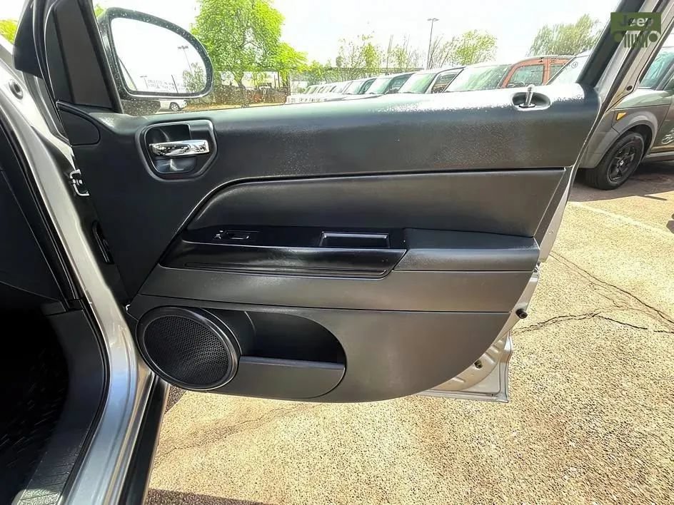 Used 2014 Jeep Compass Sport w/ Power Value Group FWD image 15