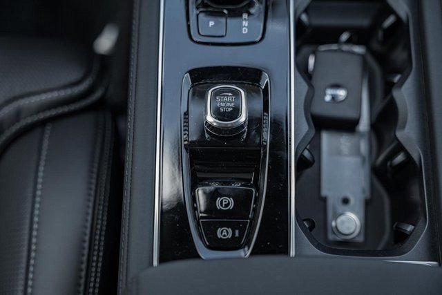 New 2026 Volvo XC90 B6 Ultra w/ Protection Package image 25