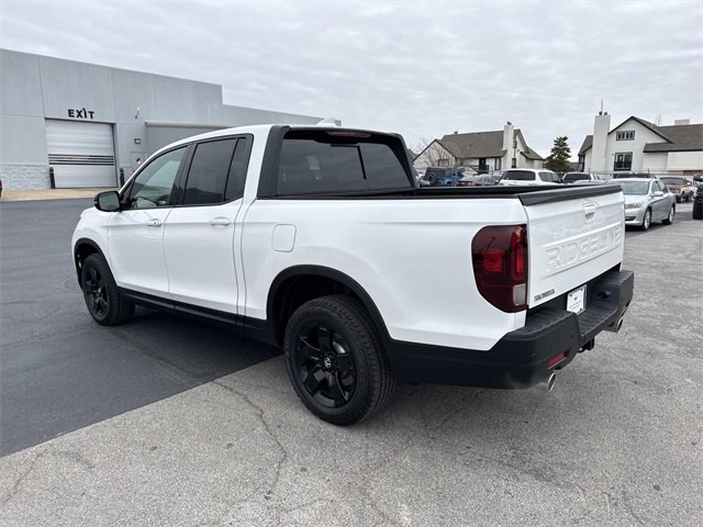 Used 2025 Honda Ridgeline Black Edition image 2
