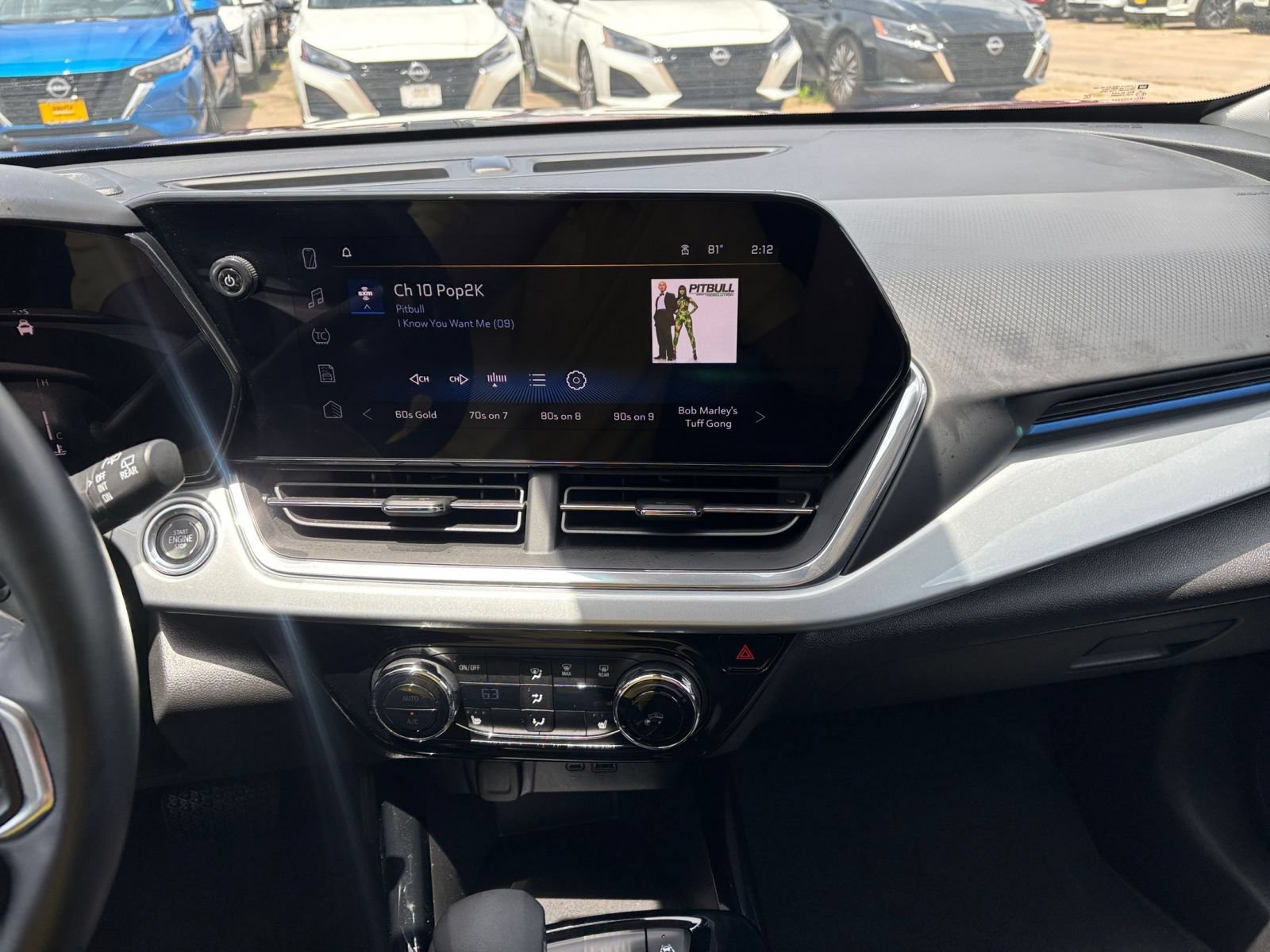 Used 2025 Chevrolet Trax LT w/ LT Convenience Package FWD image 17