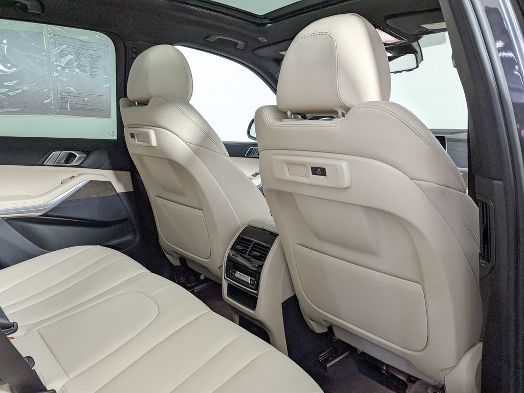 Used 2022 BMW X5 xDrive40i w/ Premium Package AWD/4WD image 42
