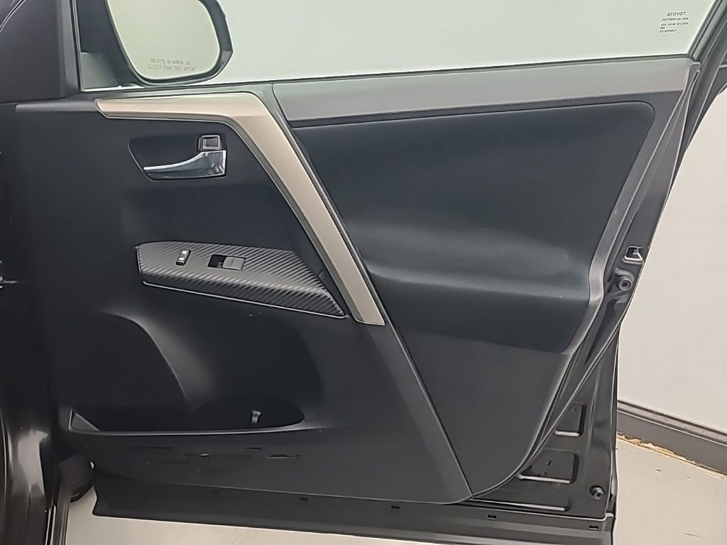 Used 2015 Toyota RAV4 XLE image 13