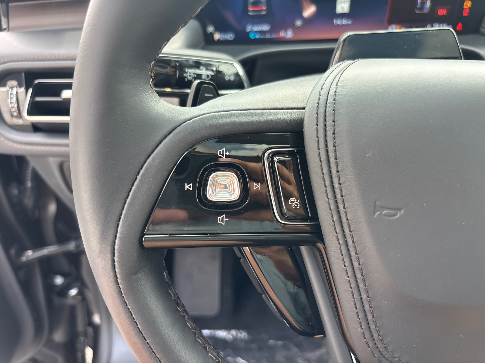 New 2026 Lincoln Aviator Reserve AWD/4WD image 17