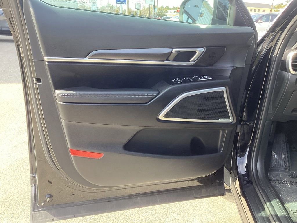 Certified 2024 Kia Telluride LX image 10