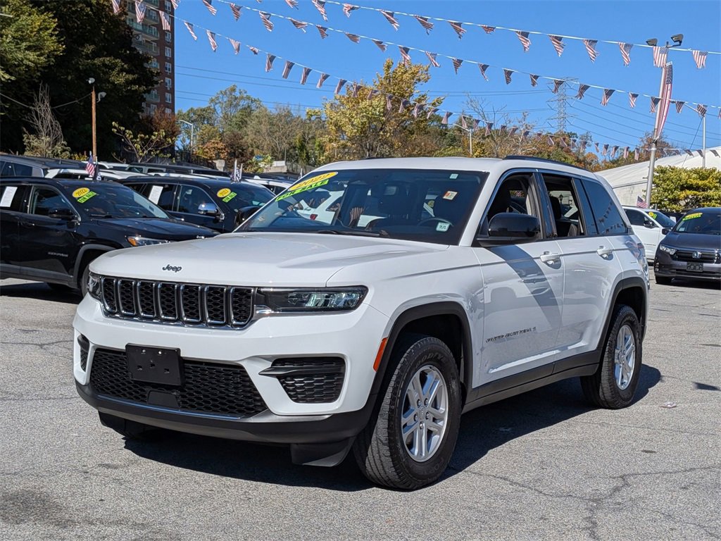 Used 2023 Jeep Grand Cherokee Laredo