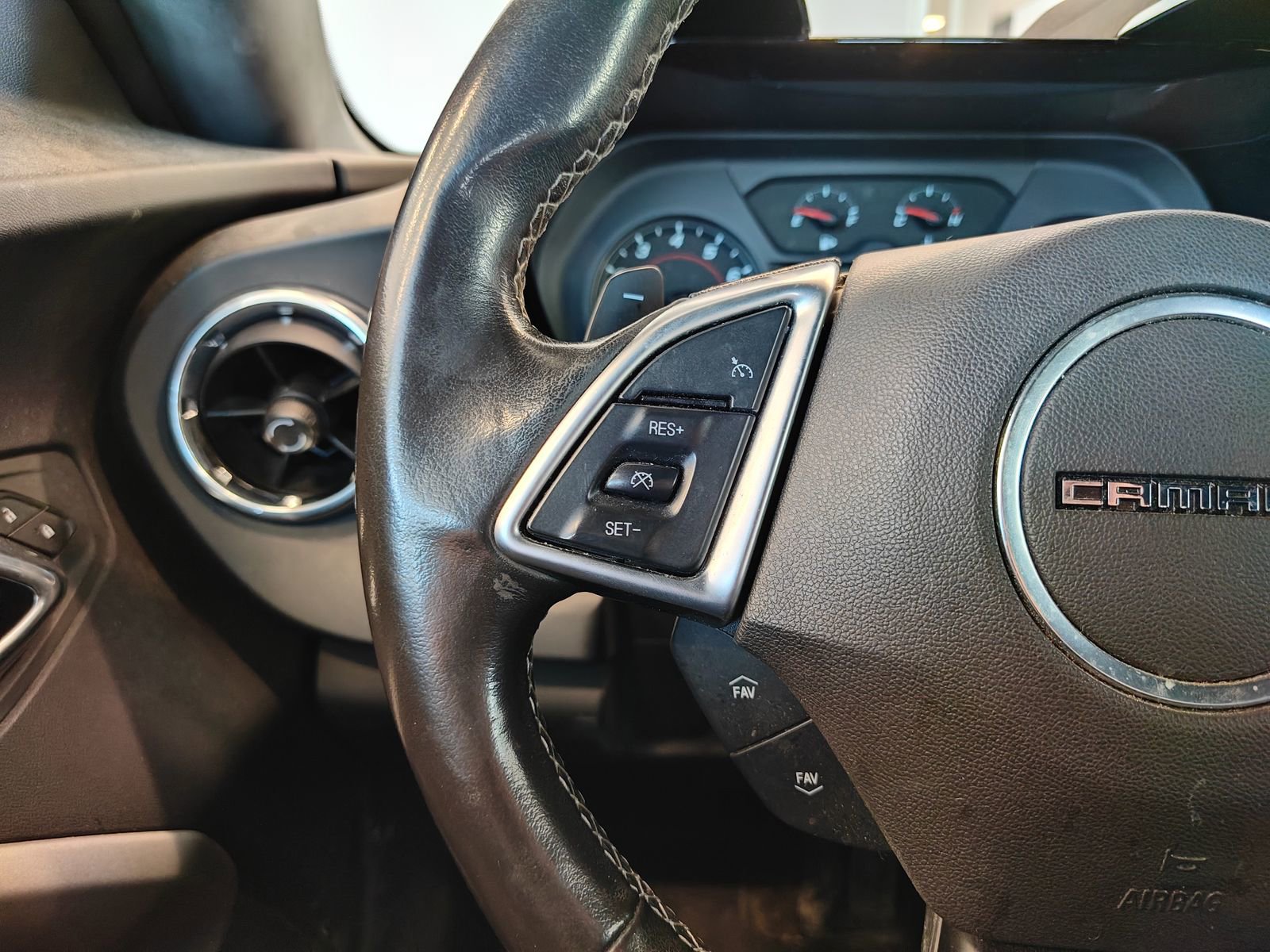 Used 2020 Chevrolet Camaro LT image 10