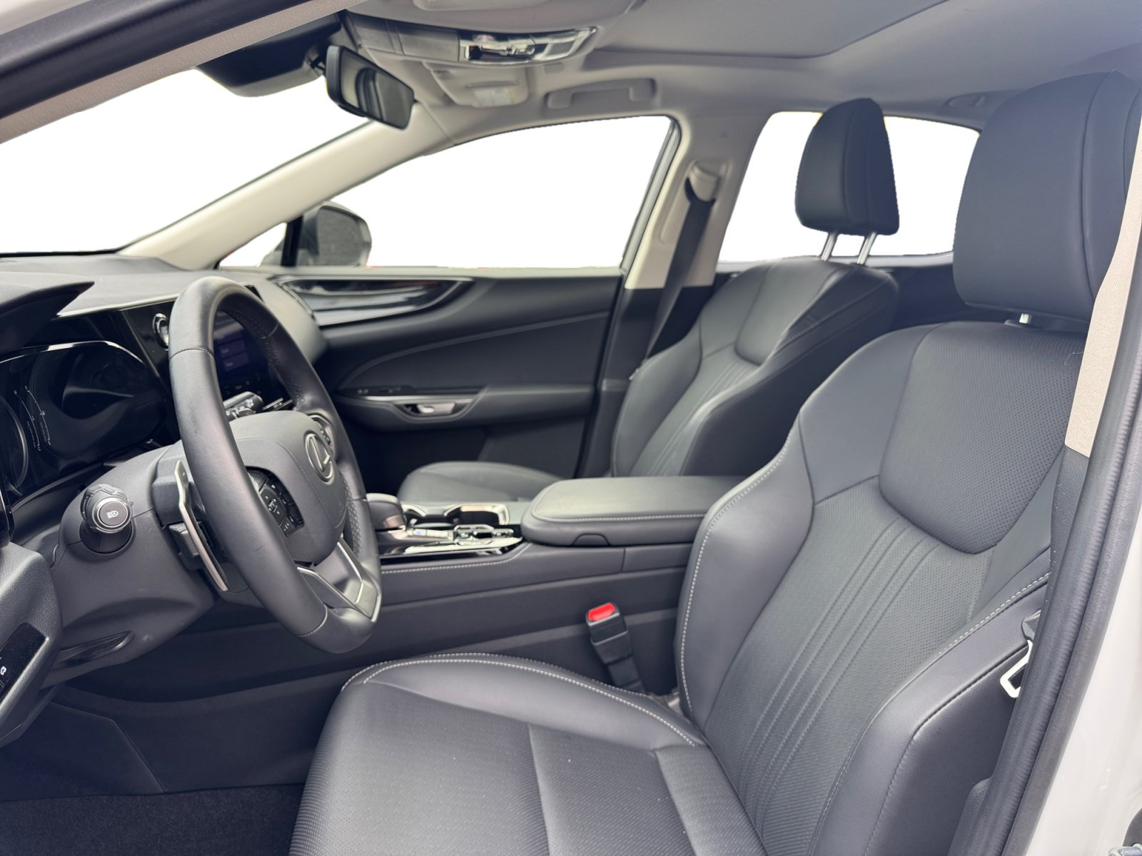 Used 2025 Lexus NX 250 FWD w/ Accessory Package (Z1) image 9